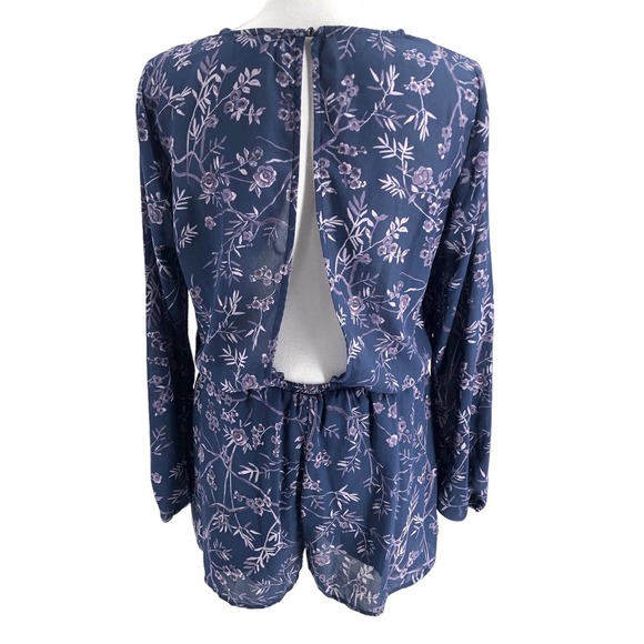 Lucca Couture Womens Size Medium Long Sleeve Keyhole Back Lightweight Romper - Picture 3 of 10